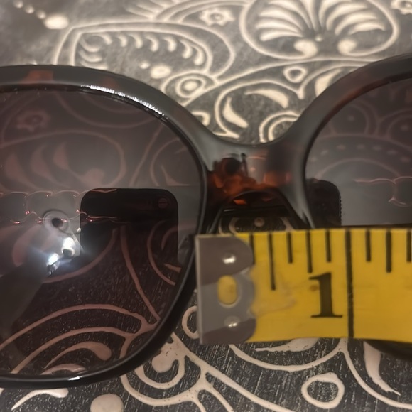 NWT Guess tortoise Sunglasses main image 5